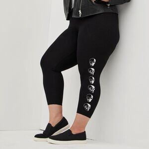 NWT Torrid 1X Skull Stencil Side Black Crop Premium Leggings Size 14-16
